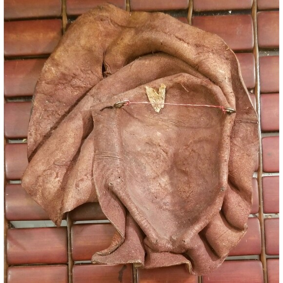 Pair Vintage African Handcrafted Leather Woman's Face Sculptures. 8.5"x7" 7"x4" - Picture 4 of 7